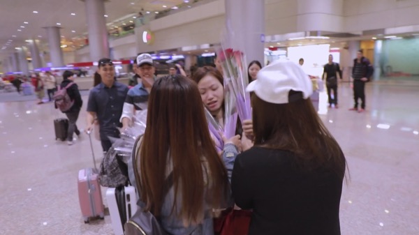 機場求婚跳舞